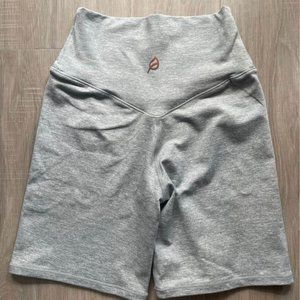 P'tula - The Bare Warmth Short : 6" - Ice Grey - XS